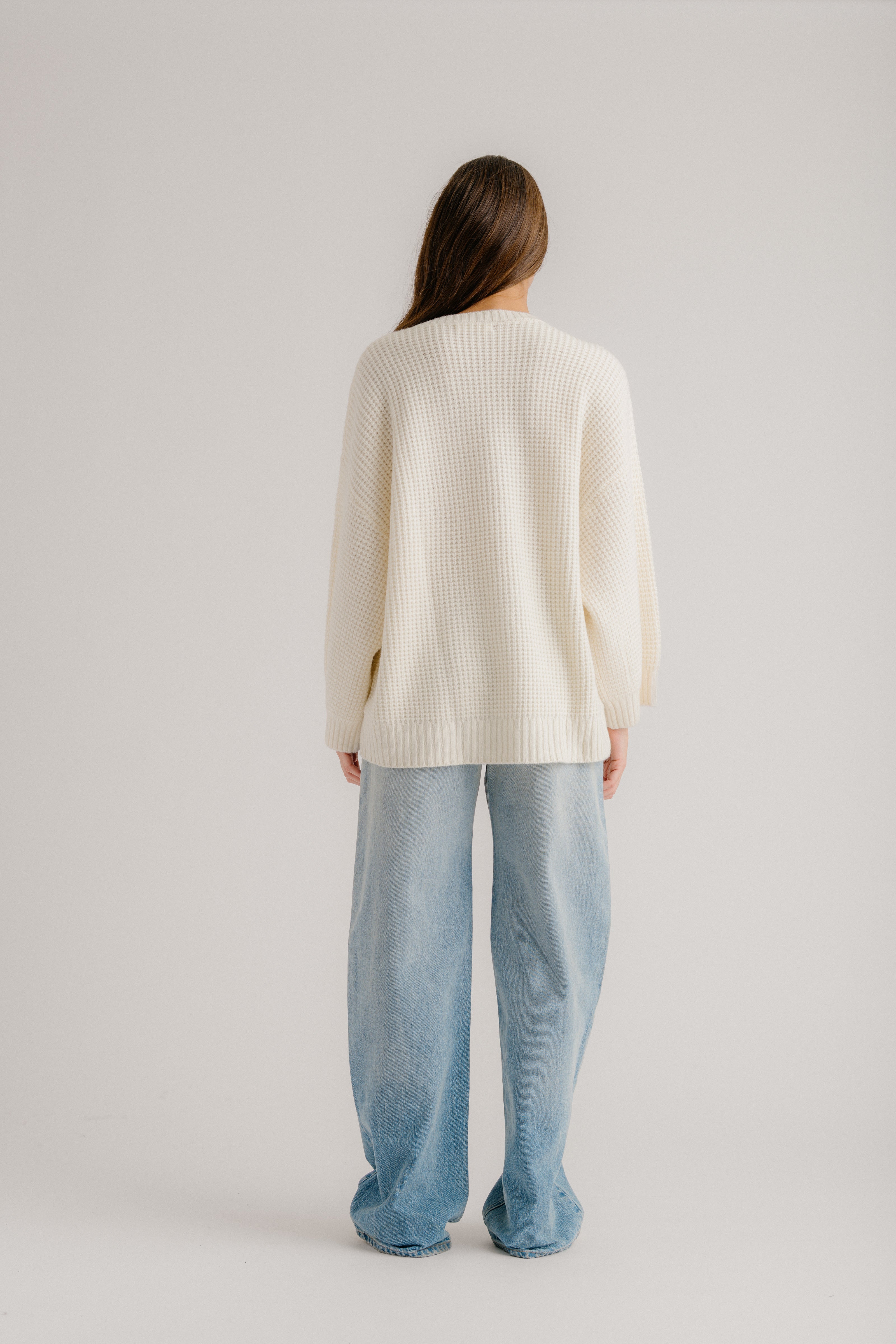 LINDEN SLOUCHY V-NECK RIBBED CASHMERE SWEATER | GARDENIA